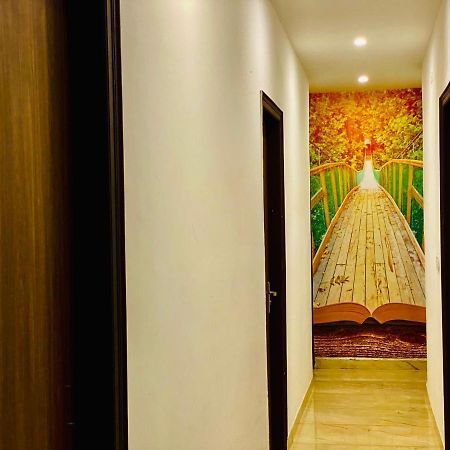 Hotel Hollywood - Family Hotel Zirakpur 외부 사진