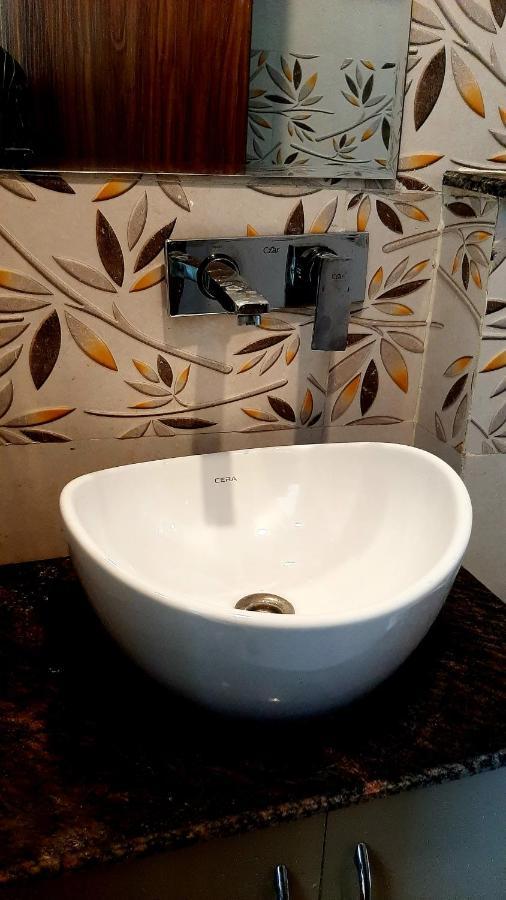 Hotel Hollywood - Family Hotel Zirakpur 외부 사진