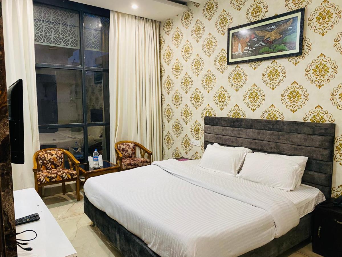 Hotel Hollywood - Family Hotel Zirakpur 외부 사진