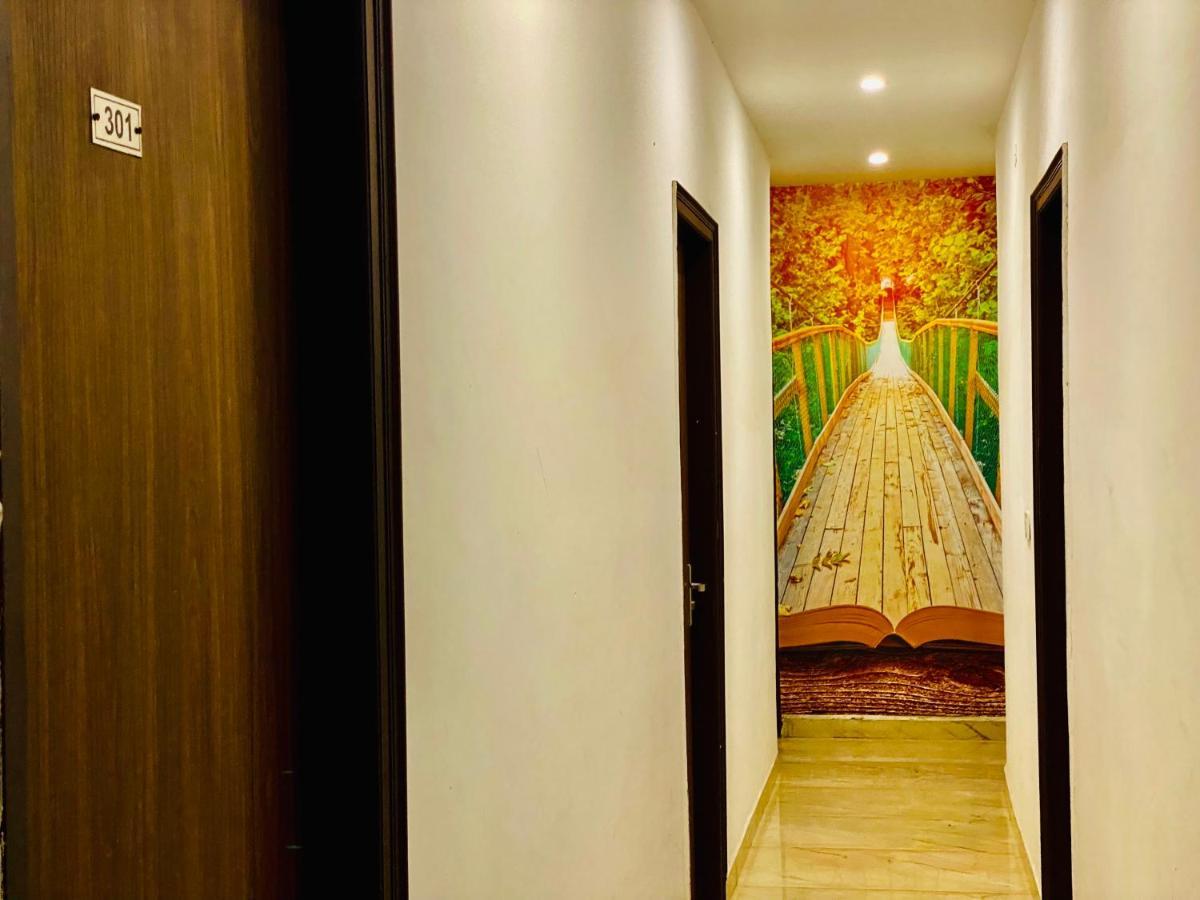 Hotel Hollywood - Family Hotel Zirakpur 외부 사진