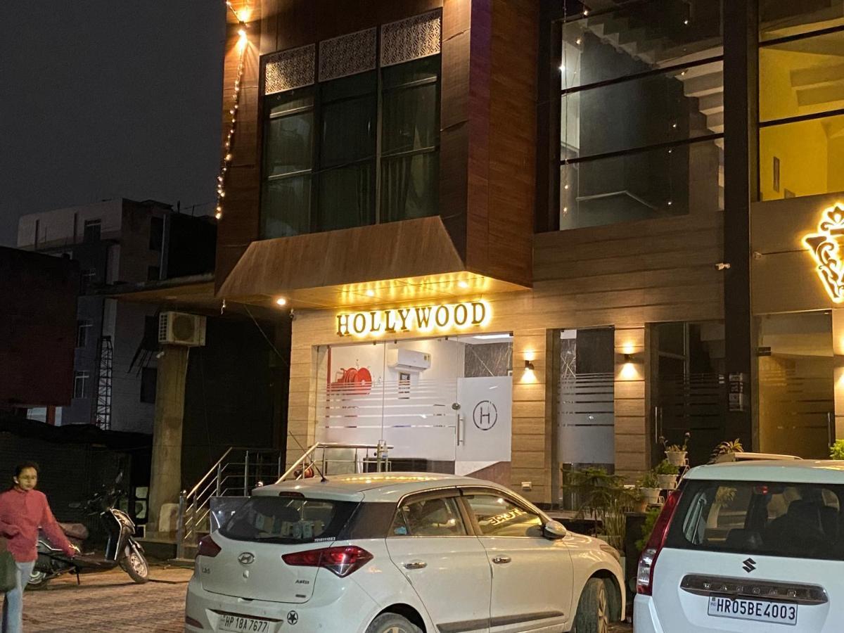 Hotel Hollywood - Family Hotel Zirakpur 외부 사진