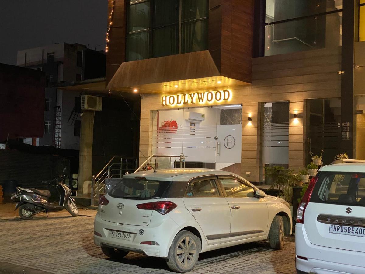 Hotel Hollywood - Family Hotel Zirakpur 외부 사진